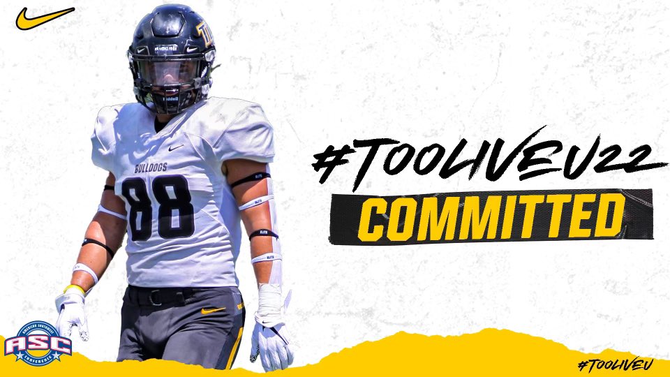 jaylon_simien's tweet photo. Extremely blessed and excited to
announce my commitment to Texas
Lutheran University #TooLiveU22
#GoDawgz @CoachBeauGrech @BrentVerzwyvelt https://t.co/cehnq6YA1D