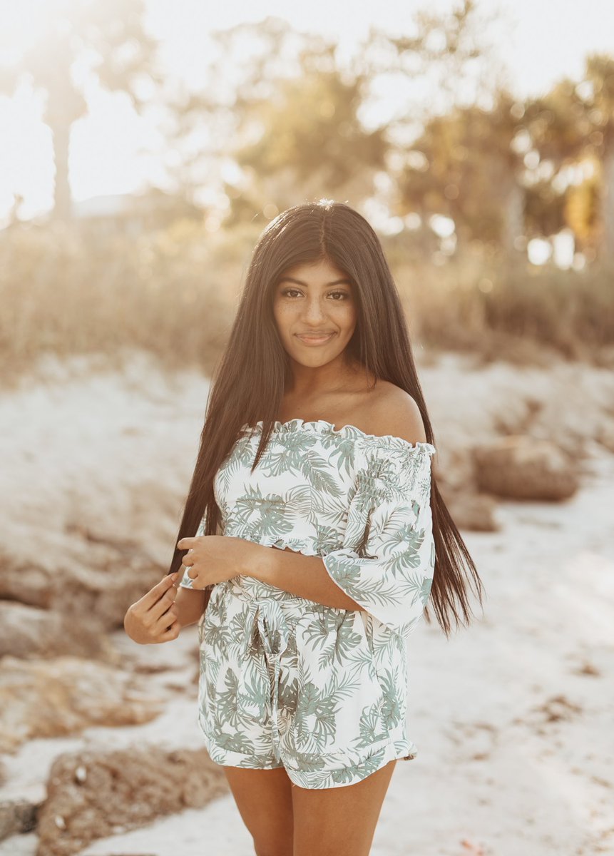 southernmuddbtq's tweet photo. Find me Under the Palms 🌴
Take me on Vacation just so I can Wear this Two-Piece Set! 🤩 Give us ALL the Tropical Print this Spring and Summer Season! This Set is Perfect for Vacay or Summer Bae-cation! Shop your Now while you still can Ladies! 🤍 https://t.co/ubvuqOuzHk https://t.co/E2t8ArNOFG