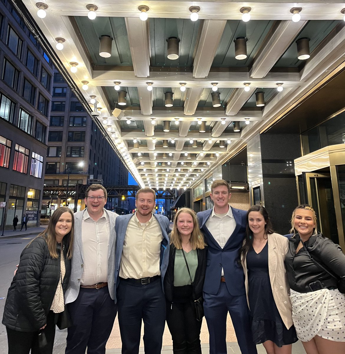Proud professor alert! 🚨
I traveled to Chicago this weekend with 7 amazing <a href="/MorningsideEdu/">Morningside University</a> students for the #MPSA annual conference. Each student presented political science research they’ve conducted this academic year &amp; did so with confidence and poise. #MsideProud #MPSA2022