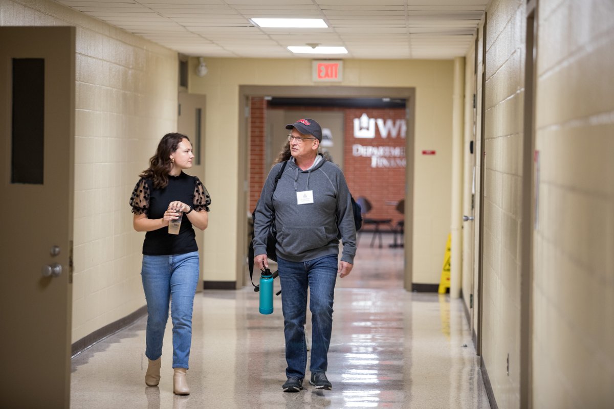 wku's tweet photo. A few #BehindTheScenes moments from @wkugordonford's recent Deans for the Day event. ⁣
⁣
See more images at https://t.co/c7kmigFxaT
⁣
#WKU #CollegeLife #YouBelongAtGFCB #College #DeansForTheDay https://t.co/ygNqmVDNuu