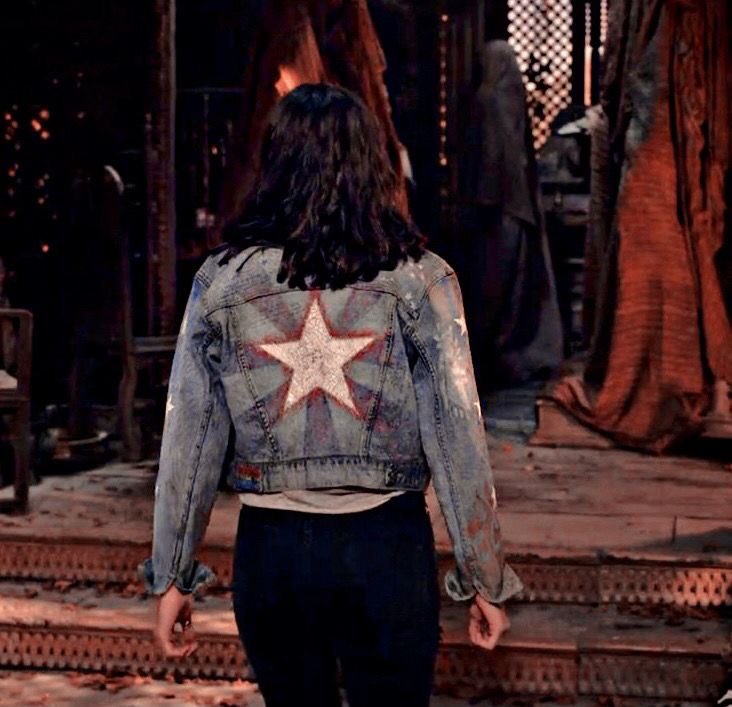 ⇨⇨Do you want to RP with me?⇦⇦
                        ↓↓↓↓
Ⅰ. Do you want to RP?
Ⅱ. Like for a Gif Starter 
Ⅲ. RT for a Random Starter 
Ⅳ. DO both to give me permission to invade your DMs to plot a SL

★GIF Starter Will Include a Few sentences★