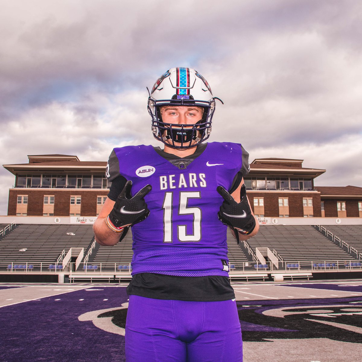 Thank you <a href="/NathanBrownUCA/">Nathan Brown</a> @CoachGunnellUCA <a href="/kencollums/">Ken Collums</a> <a href="/BrooksHollings3/">Brooks Hollingsworth</a> <a href="/CoachGBoykin/">Gunnar Boykin - UCA</a> and <a href="/Coach_DWhitney/">DeAirus Whitney</a> for a great weekend. Feels like home every time I come!!!🐻💜