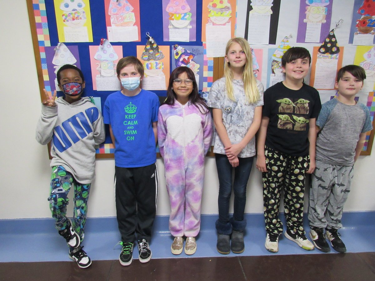 PESPandas's tweet photo. Spring Break Spirit Week - Pajama Day
The students are showing lots of Parkway Panda Spirit today! @PESPandas @J_RidenourFCPS https://t.co/bP3xFZRFC0