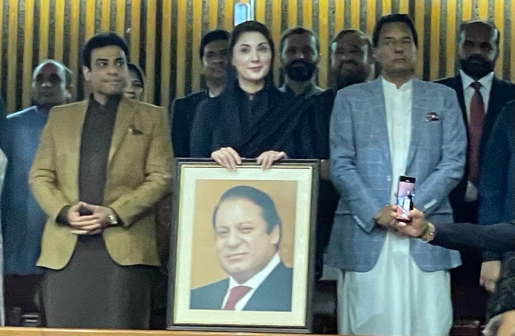 MaryamNSharif's tweet photo. What’s your idea of earthly happiness? Mine is to be vindicated in one’s own lifetime! A long journey of pain, irreparable losses &amp; arduous struggle ended in this smile 😊 
Alhamdolillah 🙏🏼 https://t.co/yeBI9vjzlX