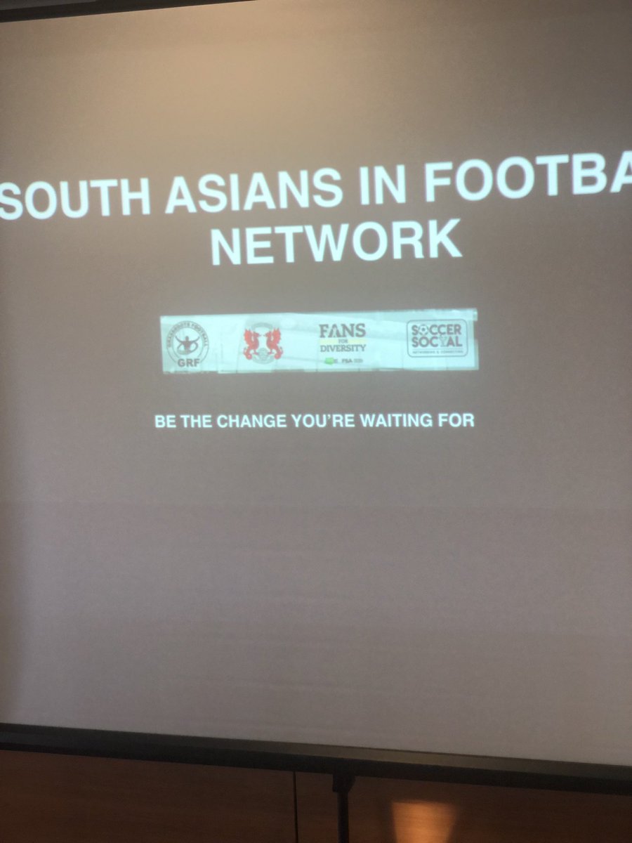 @AnwarU01 @FootballGrf @DevTrehan @ImrulGazi @Swaggarlicious_ @RavitAnand @RizRrehman @Yasmin_H_83 A packed room to promote #SouthAsianFootballNetwork this evening. Inspiring vision from @AnwarU01 kicks off the event with Tony Burnett CE @kickitout on the need for @FootballAssoc to invest more resources in diversity work. Credit to @leytonorientfc for a free host of the event!