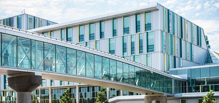 AlgonquinColleg's tweet photo. The Govnt of Ontario has announced that ON Colleges can now develop three-year degree programs. This historic change will help to ensure Algonquin College students obtain the best educational experience to succeed in their future careers.

Learn more: https://t.co/TeGSBvZXER https://t.co/cmZbDYsCdJ