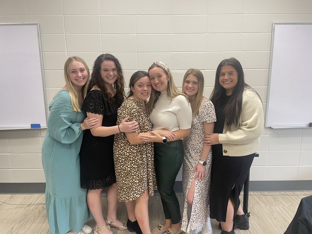 Emily Jones tweet media