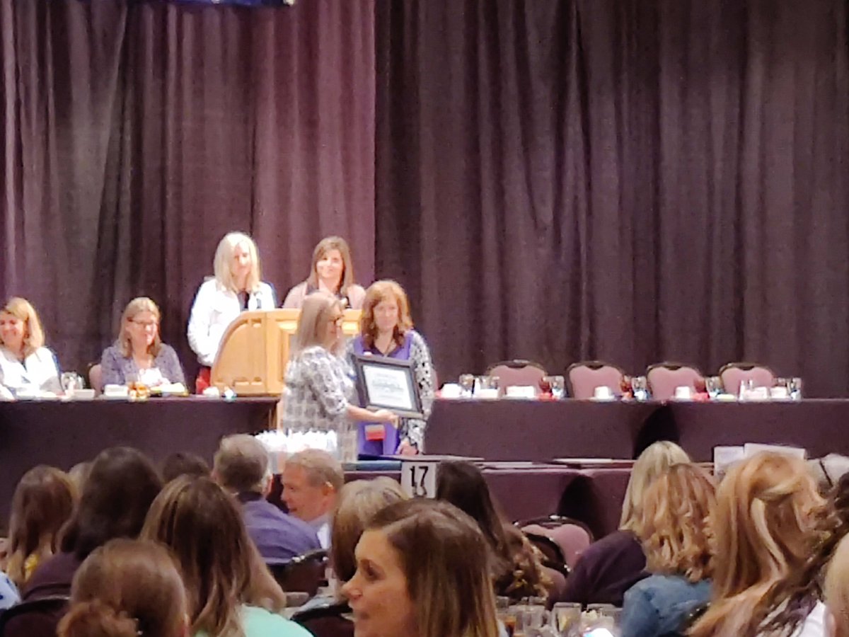 Nicole Bueno accepts the MASL Bright Idea Award at the spring conference on behalf of the GHS library team Bueno & Donalley.  #spslib #maslsc