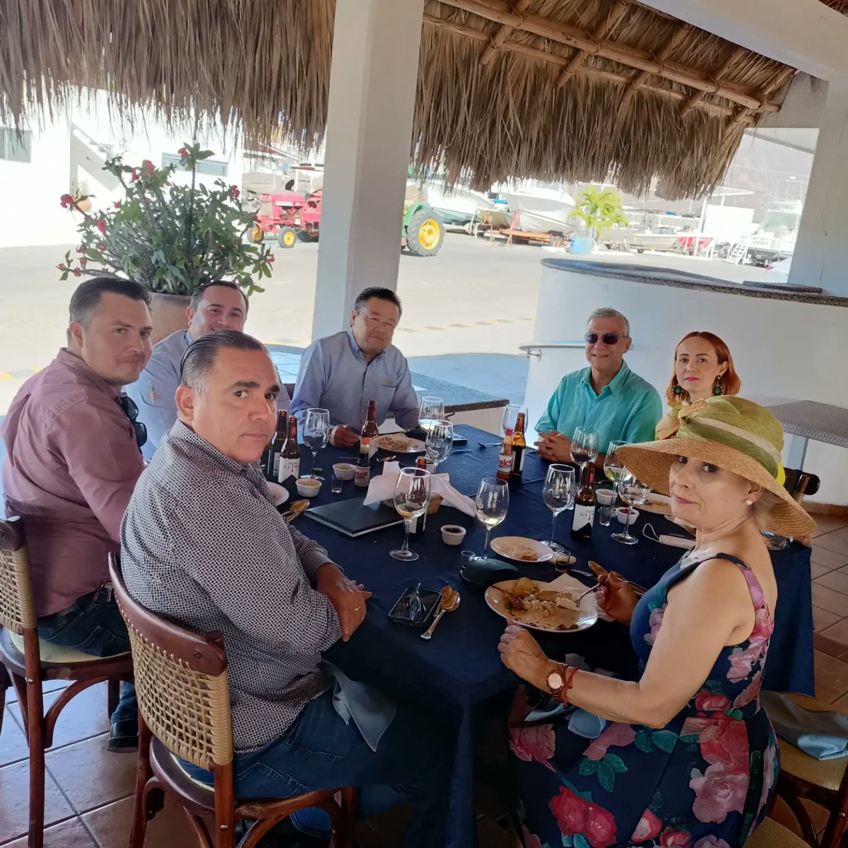 ANFACA_SC's tweet photo. Para #ANFACA es importante crear y reforzar el #networking entre nuestros socios, es por ello que en la visita pasada a #losmochis no solo llevamos a cabo nuestro Taller de Buenas Prácticas Comerciales sino también una serie de eventos para la interacción de nuestros agremiados. https://t.co/4Z5xsFTiCN