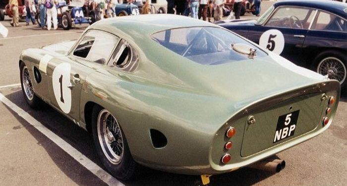 UltimativCars's tweet photo. And the story (finally!) continues:
@JumpinJoeBriggs is n°214.

The #AstonMartin "#Project214" (1963: 2 units) was w/ its sister-cars "Project 212" (1962) &amp; "Project 215" (1963), the cornerstone of the DB5 &amp; its successors.

They were ALL #streetlegal &amp; are still existing today. https://t.co/JFUZWIML0g