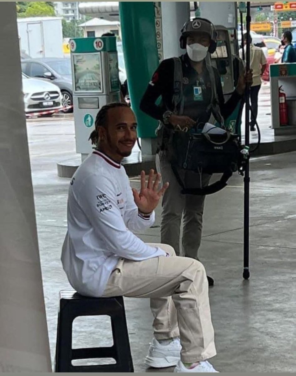 imagine you are at the petrol station and you see lewis hamilton sitting on a stool