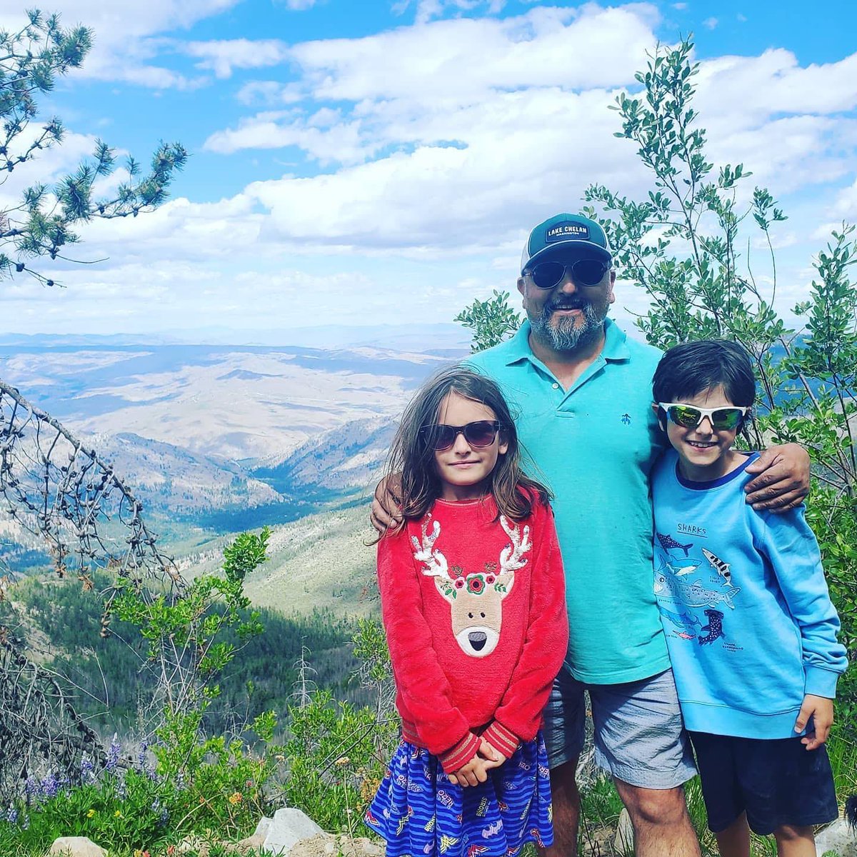 pike_place's tweet photo. Our Farm Team has sourced the best products from across WA for our NEW Mother’s Day #PikeBox! This one-time box features 7 #PikePlaceMarket farmers & artisanal producers including Cyrus Saffron and Sidhu Farms pictured below!
Learn more & order at https://t.co/pYWzG1j9xA https://t.co/a5MRsc5W8l