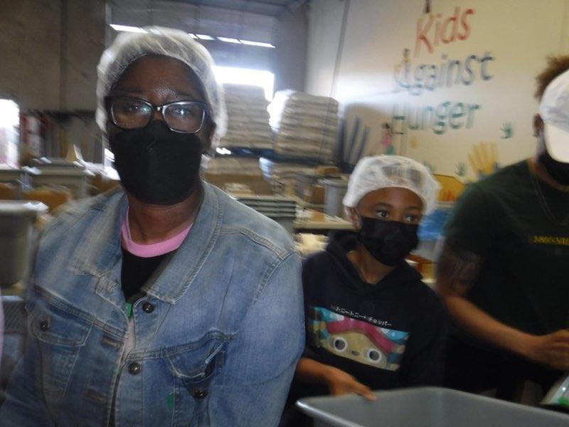 RuoSocialmedia's tweet photo. #EXCELLENCE #AKAFWR #AKARUO More RUO pictures #KidsAgainstHunger. https://t.co/S5AfKB9shk