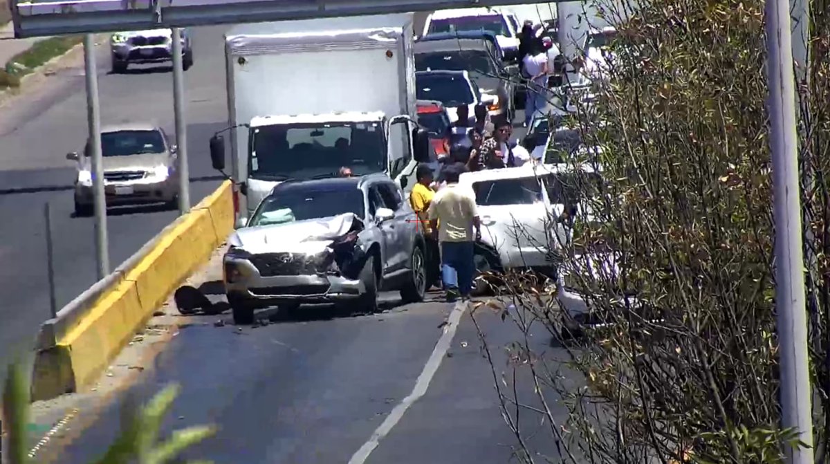 GobTlajomulco's tweet photo. #Atención ⚠️

Se reporta un accidente de transito sin lesionados en López Mateos Sur y Ramón Corona, en el sentido de norte de sur, de Guadalajara a la carretera a Morelia. Toma precauciones si circulas por la zona. 🚗🛻 https://t.co/g3oD7EL1mm