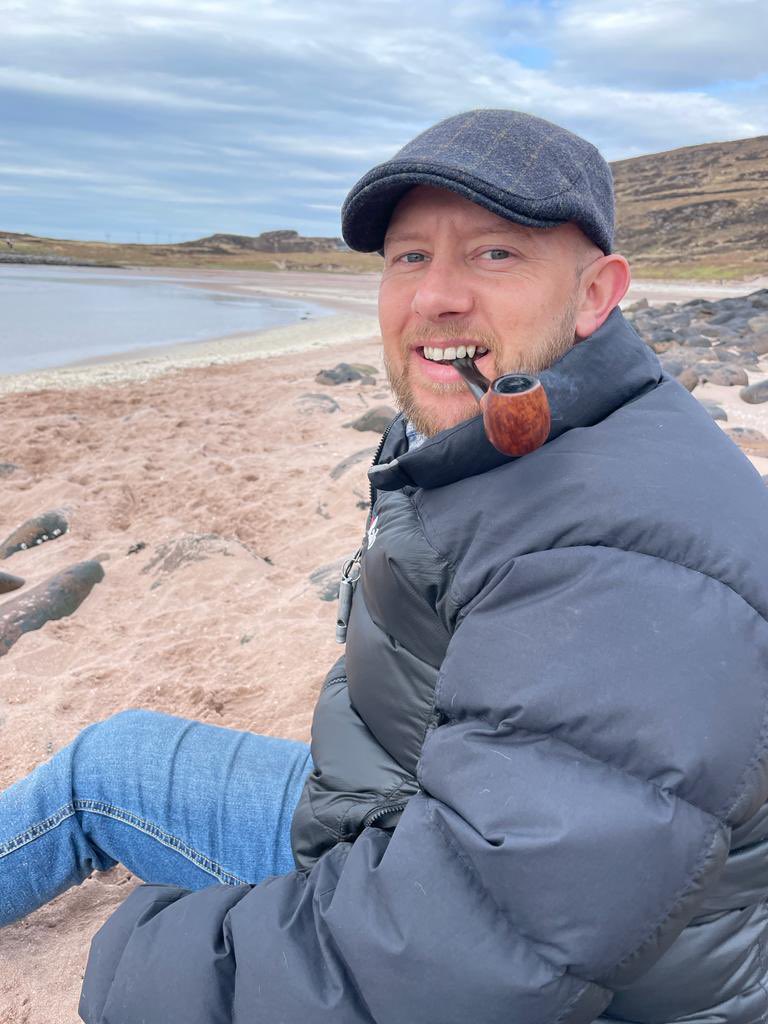 Time out on the beach is seldom wasted @VAPiperYTPC <a href="/Smoking_Pipes/">Smokingpipes.com</a> <a href="/the_badgerpiper/">The Wayfaring Wanderer BadgerPiper</a> #VisitScotland