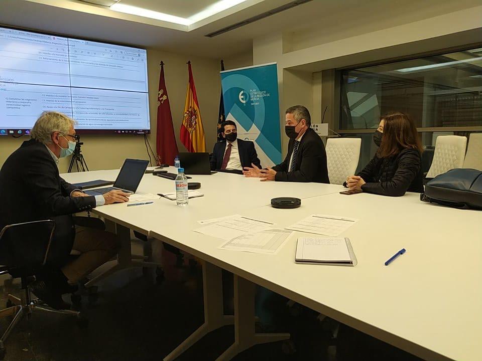PE_RegionMurcia's tweet photo. ✍️La Dirección General de Estrategia Económica de @RM_Hacienda ha realizado varias reuniones con las Consejerías de la CARM para recibir propuestas de actuaciones para el @PE_RegionMurcia y su vinculación con líneas estratégicas y #ODS30 https://t.co/aQAXWos2PU