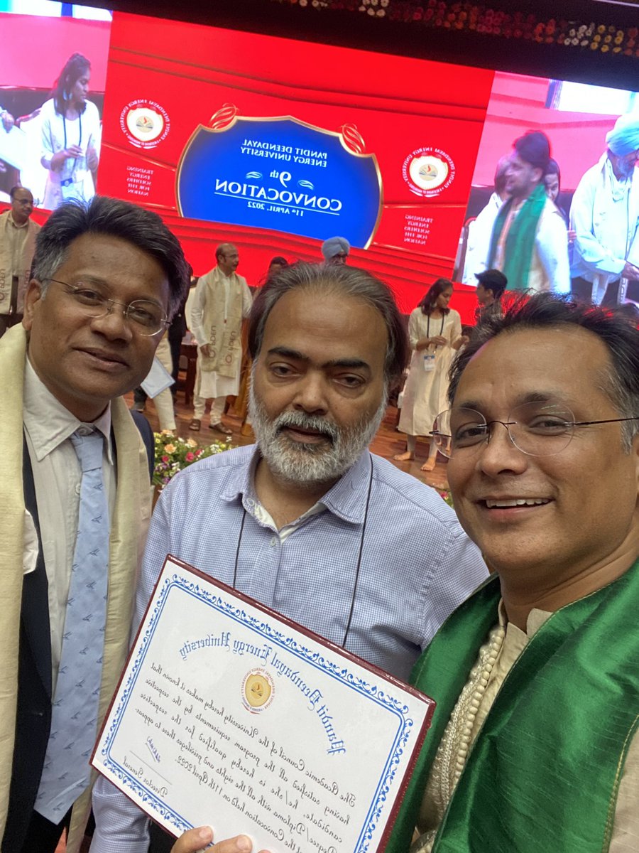 kumarmanish9's tweet photo. I am HAPPY 😊. 
Completed a long cherished dream of my late mother. Now a post graduate degree holder.Going back to classes after 15 years of gap was not not an easy thing but thoroughly enjoyed it.Thanks to all my classmates,teachers &amp; well wishers🙏🏽
#PDEUconvocation #niman2022 https://t.co/4GFwKwEqbn