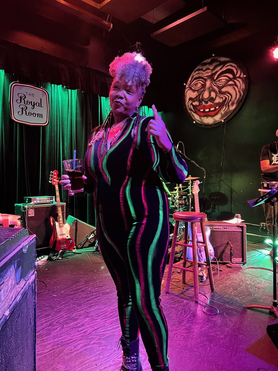 MizzGallow's tweet photo. STILL buzzing off our QTip Tribute! What a BLAST! Have to give it up again for my stylists for making me look so FLY! 🔥🔥🔥 @missmargo206 @flybeunique @appov_createcollab @QtipTheAbstract #BonitaBonitaBonita #ATCQ #ATribeCalledQuest #ATCQforever❤️⚫️💚 https://t.co/cUnSAgFzpx