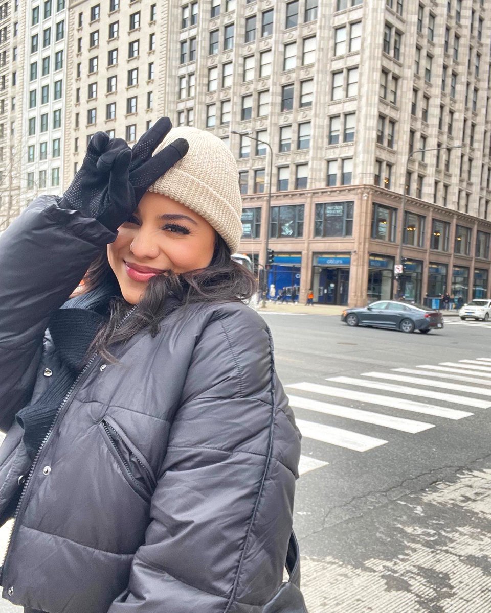 raeee12's tweet photo. Chicago, you have my heart ❤️ https://t.co/mjrwuScW5J