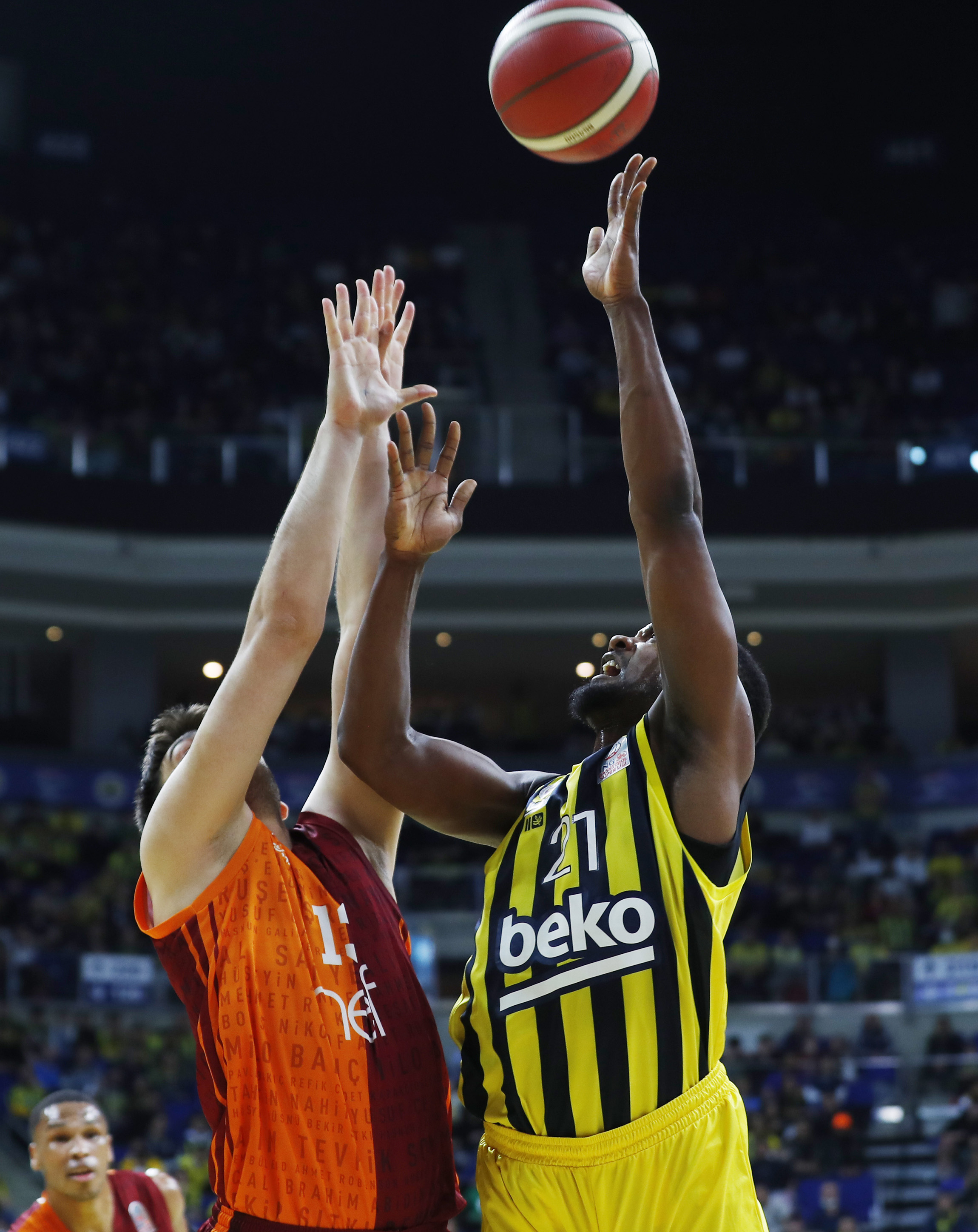 Fenerbahöe Beko Galatasaray Derbisinden Bir Kesit