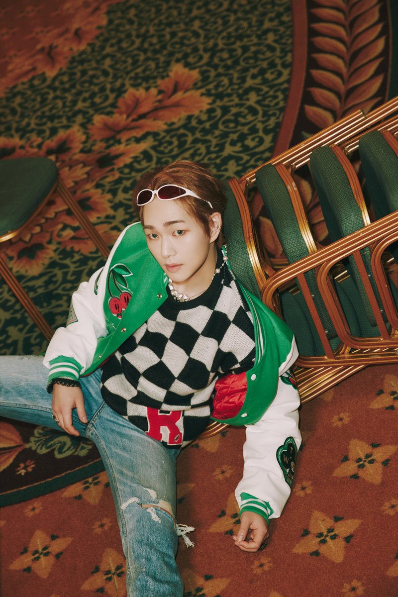 shineecharts's tweet photo. #ONEW_DICE debuts at #1 on the Worldwide iTunes Album Chart. It is Onew's second album to achieve this.

@SHINee #ONEW #온유 https://t.co/pUNN8bkvZC