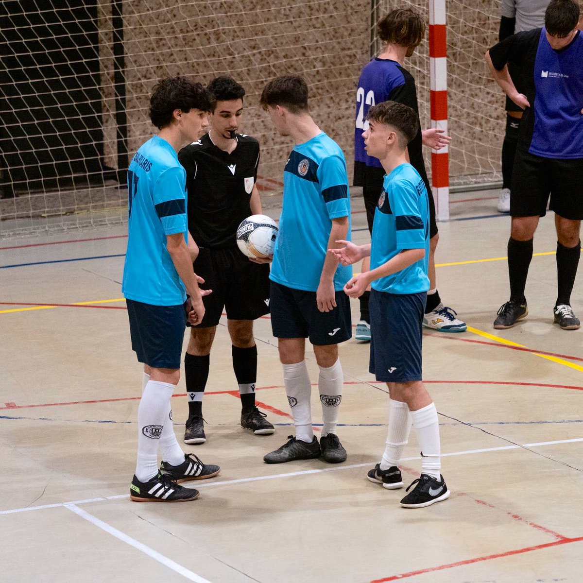 futsalpolaris's tweet photo. #Jornada | π Cap de setmana amb poca activitat perΓ² forΓ§a positiva, seguim!
β‘οΈ π₯ππ¦π¨ππ§ππ§π¦:
π€ Primer Equip 3-3 @futsaliris1998 'B'
β
#cefutclass 'B' 4-6 Sènior 'B'
β
@terranegrafs 'B' 0-5 Sènior 'C'
βοΈ #cefutclass 'A' 5-0 Juvenil 'B'
#ForzaPolaris #FortPienc https://t.co/XLUmM7r8b0