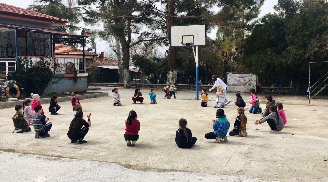 MarmaraGencyyd's tweet photo. Yeryüzüne çabamız yettiğince dokunduğumuzu hissettiğimiz, çok keyifli ve unutulmaz bir gün yaşadık. ❤️ 

Destek veren tüm gönüllülerimize ve bizi keyifle ağırlayan öğretmenlerimiz ve okul yönetimine çok teşekkür ederiz. ☺️ https://t.co/xyO1oNWQul