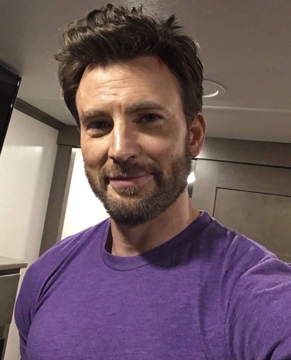 safeforevans's tweet photo. @ chris evans we need another selfie https://t.co/w0SRkI0yqf