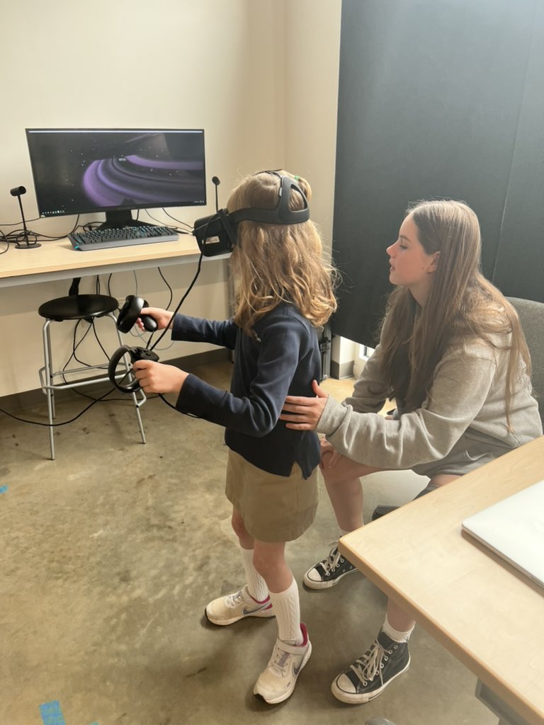 klundstromatmv's tweet photo. Thanks #mvpschool #upperschool #VRTeam for guiding our young learners! https://t.co/LKO55jFc9D