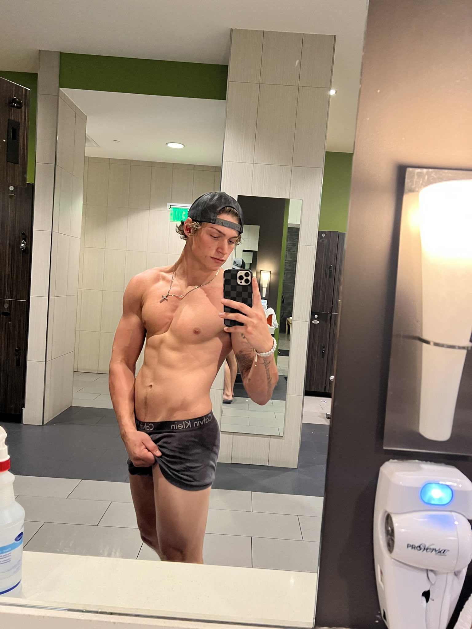 Bristo (0.9% OF) on Twitter: "Onlyfans saw it first 🫣 go check it out