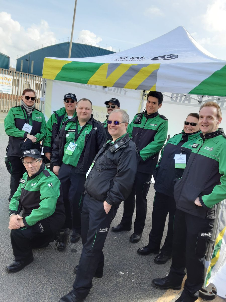 SJACrawley's tweet photo. Some members of our Crawley unit and the Horley/Gatwick unit supporting the @BrightonMarathn yesterday! Well done to everyone volunteering, and to all the marathon runners! 🏃‍♂️🏃‍♀️ https://t.co/JtBg57c4TC