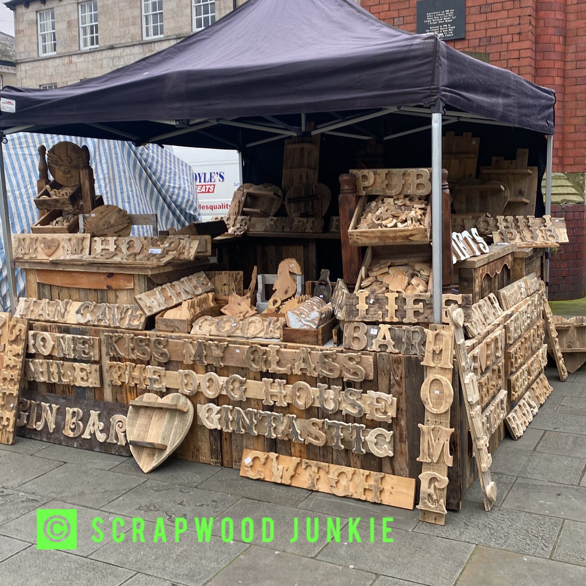 scrapwoodjunkie's tweet photo. We’re back at #colwynbayartisan this Saturday with hopefully a few bars bird tables and the usual #crafting #welshbiz #handmade #ShopSmall #homedecor #SupportLocal #smallbusiness #SmallBiz #rusticshelving #homedecor #home #craftparty https://t.co/xyy7YcMcBy