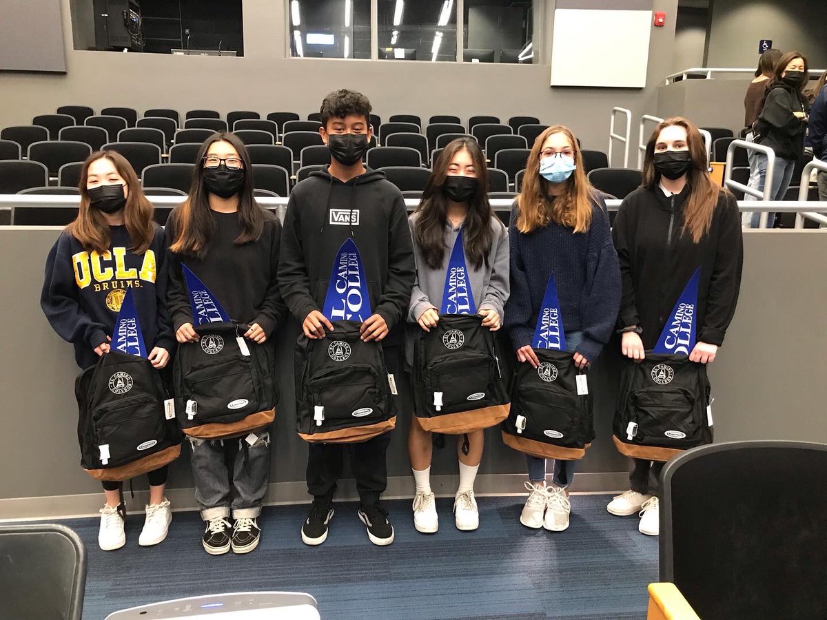 NHS_Saxons's tweet photo. Excited for our rising 9th-grade Early College program participants to begin their journey at North High! Our feeder middle school students attended the first day of their College Readiness Class this morning. #saxonstrong @elcaminoedu @torranceusd @northhighsaxons @nhsnorthwind https://t.co/81AFlnVKII