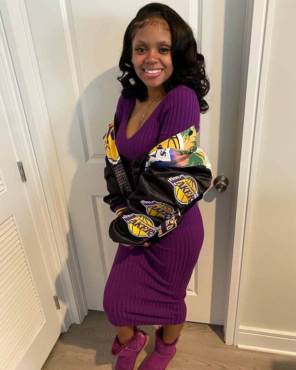 Danni_Baby__'s tweet photo. Lakers girl for life! 👏🏽💖 #LakersNation #LakeShow #Lakersgirl #nba #LeBronJames https://t.co/slA8BtOycf