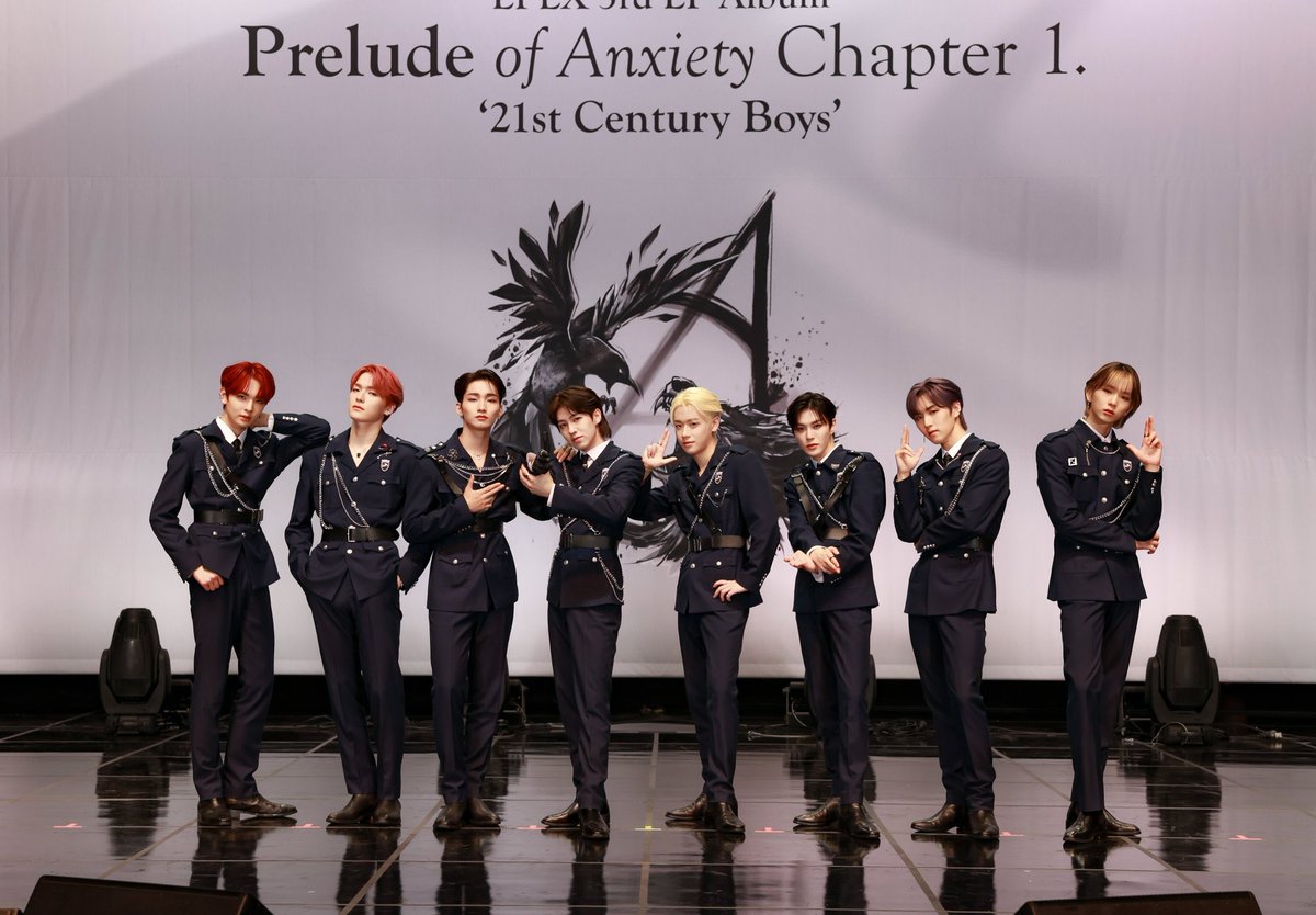 epexpic's tweet image. hello!! we're EPEX PICS, an account dedicated to the 8 members of the South Korean group, EPEX [#이펙스] please support them and give this account a lot of love, I will do my best to make everyone happy, thanks &amp;lt;3

EPEX(이펙스) - 학원歌 M/V: youtu.be/hDmYoPRrq-0

#EPEX #이펙스