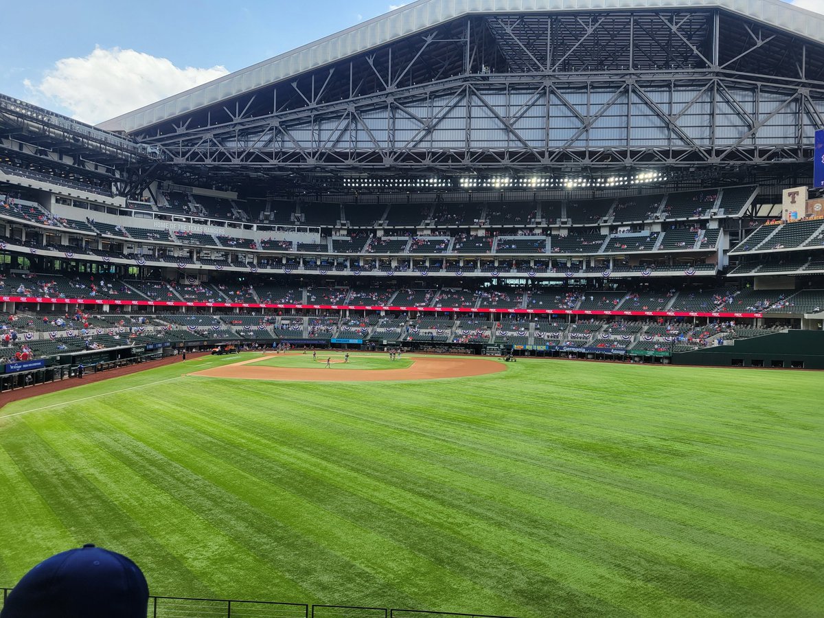 ouprincesa's tweet photo. New year, New seats. #LetGoRangers #imightneedaglove https://t.co/V0TUqKUDtT