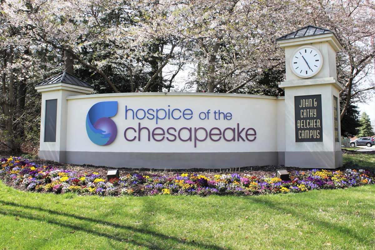 HospChesapeake's tweet image. It was a picture perfect morning for the team from @gablecompany Signs &amp;amp; Graphics to install our new logo on our signs on the John &amp;amp; Cathy Belcher Campus in Pasadena. And a shout out to spring for the perfect floral frame! #newsigns!