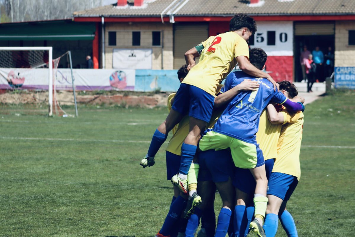 caaapiii_'s tweet photo. Somos de División de Honoor!!💛❤️ https://t.co/0FP1TBbFnW