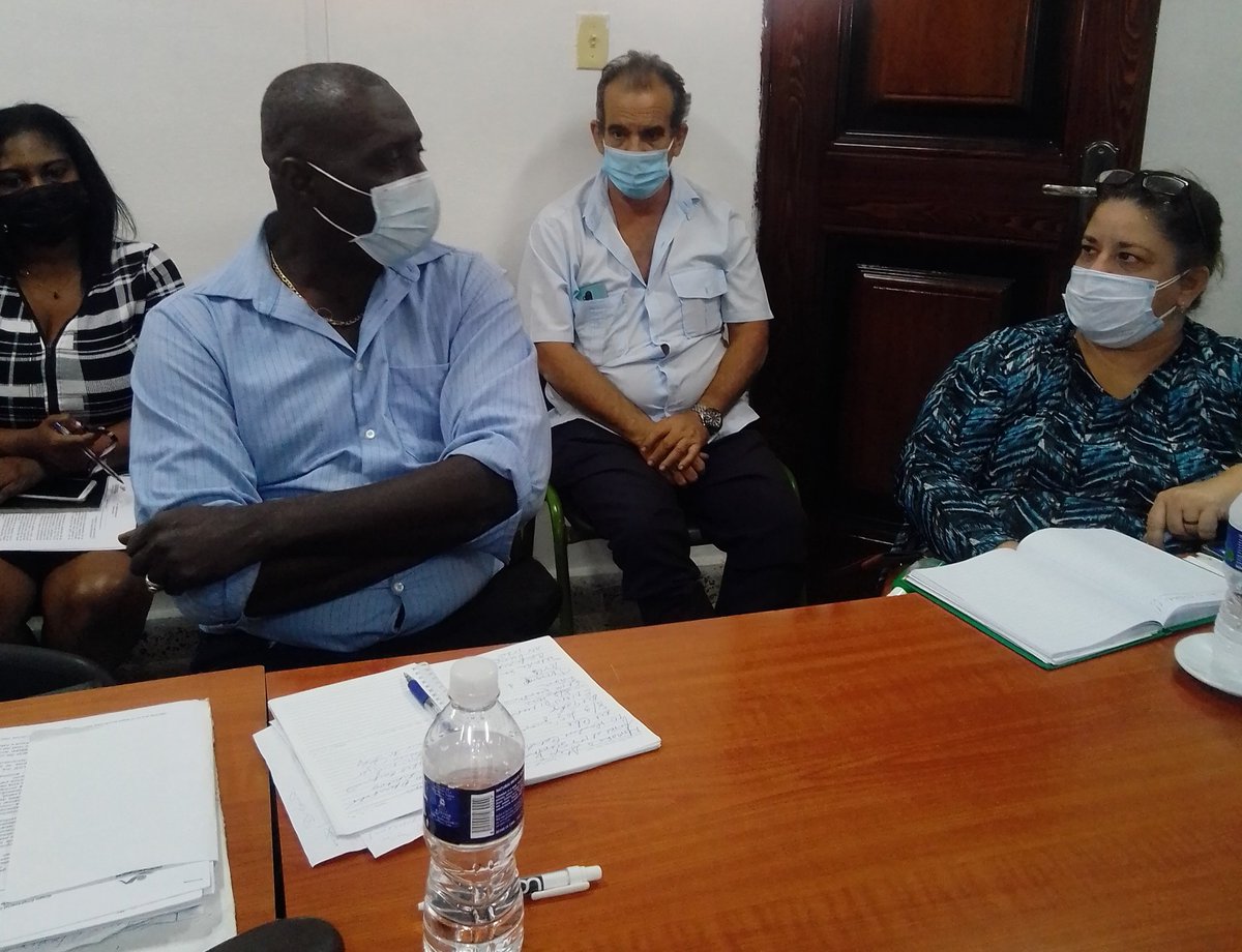 Gladys (Diputada) y Valentín (vicepresidente de la ANEC Nacional), realizaron intercambio conclusivo, de Alta Fiscalización a la ENSAL. Se generalizaron expresiones  como: ambiente franco, intercambio positivo, avance, satisfacción, preparación, perspectivas, tramitación. #Cuba
