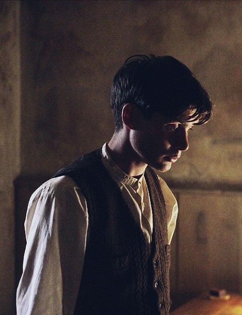 jackrippners's tweet photo. god exists and his name is young cillian murphy in period dramas https://t.co/X6e20Awjh3