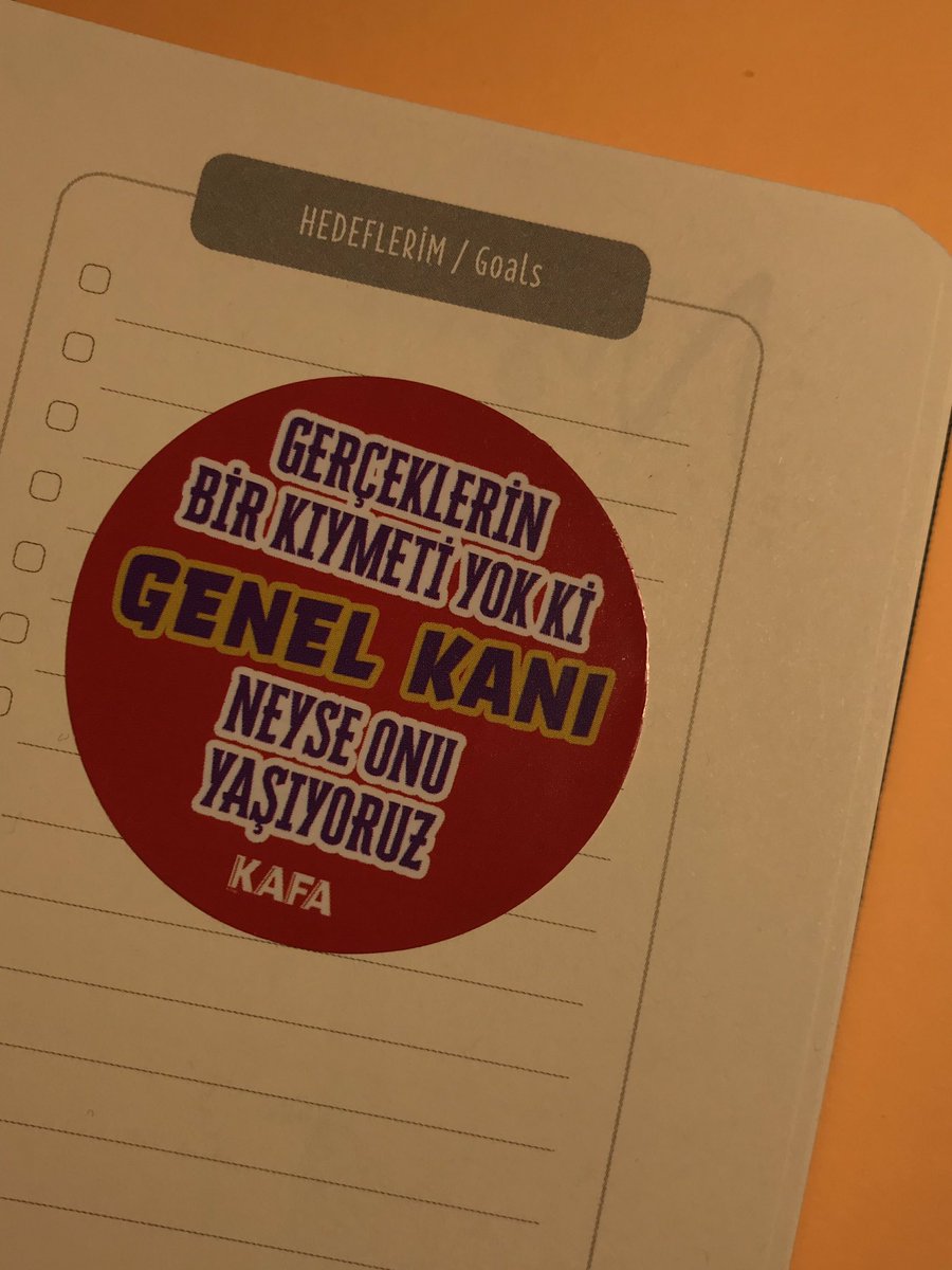 uvercinkanadi's tweet photo. •nisan, birkaç gün
ekonomi çok kötü, elektrik direkleri -gökyüzüyle birleştikleri nokta hariç- hiç estetik değil, her şeye rağmen bahar geldi, tüm bunların bir kıymeti yok genel kanı neyse onu yaşıyoruz zaten. https://t.co/WlA0i91Yvc