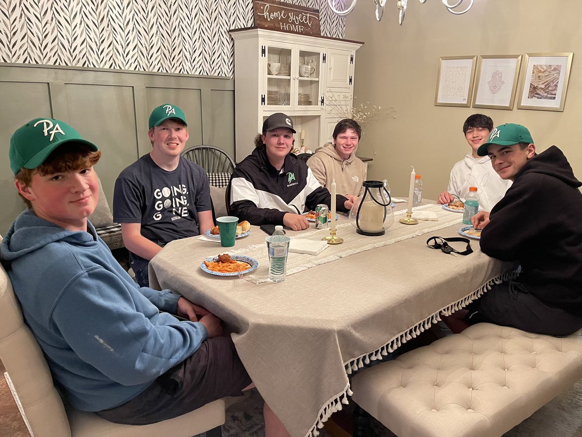 PAbaseball_'s tweet photo. Pictures from two of the Team Dinners so far! #
Special thanks to the Pultz, Pritchard, Moore and Edmonds families for hosting https://t.co/Vbe8qKpaby