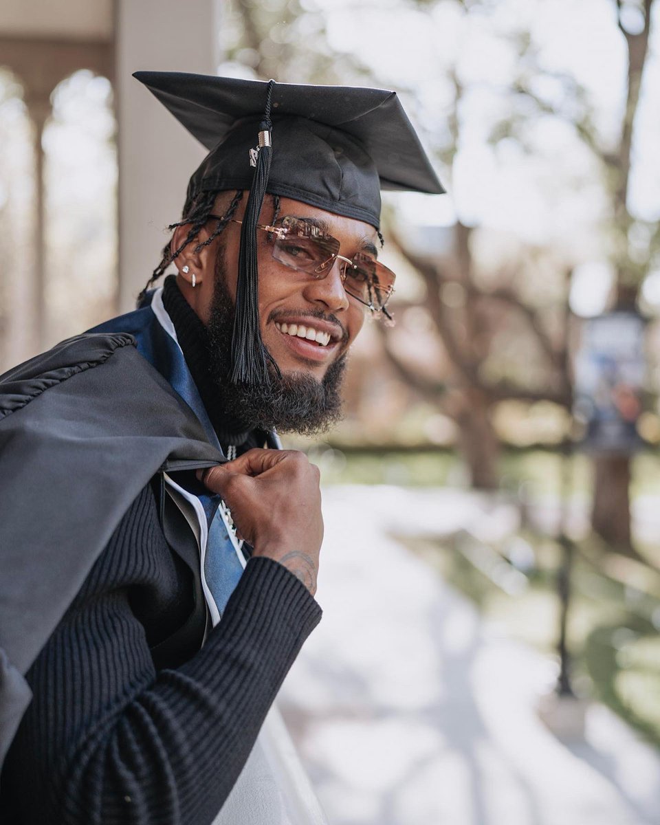 _jdedman's tweet image. I was only here for a second I had to leave my best impression.. 🏁👨🏾‍🎓