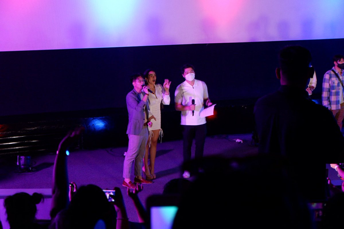 limersquadofc's tweet photo. Photos last screening on April 9, taken by Mommy @lebatotz_258. π
! late upload !
Hello there, @limerveloso and @daliavarde β¨ wishing all the best for your showbiz journey! π
#LimerVeloso | #Limersquad https://t.co/qbHCA5NObB