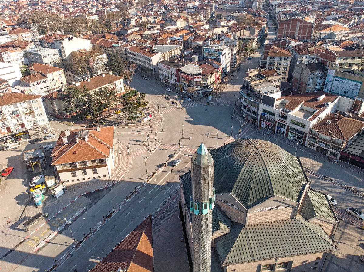 Abi o hiç İnegöl’de yaşamamış ki nerden bilsin.