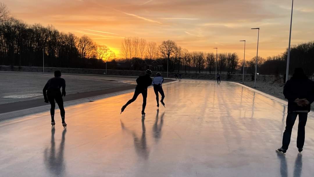 Wat heeft een ijsvloer (en dat ook nog in de lente!) te maken met het thema "Alles Komt Goed?" Je hoort het morgenavond <a href="/PWZN/">PWZN</a> (Parkdreef 258), tijdens Vesper twee van de Stille Week. We beginnen om 19:30. De viering is ook online te volgen via Kerkomroep: kerkomroep.nl/#/kerken/21273