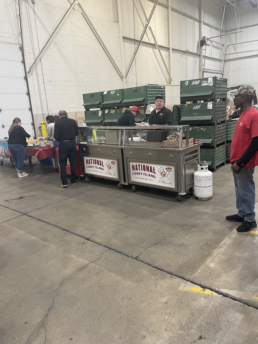 AllStateFstnr's tweet photo. Friday was an exciting day at our HQ! To celebrate opening day of the Detroit Tigers, employees enjoyed lunch from @natlconeyisland , wore their Tigers gear, and watched the game. Two employees also won tickets to upcoming games. https://t.co/by593br3tC