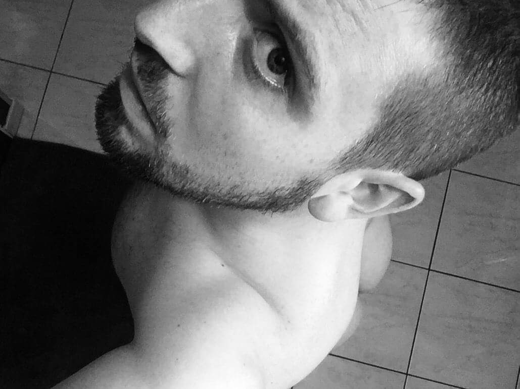 BarinJulien's tweet photo. Bonne soirée #coquin #sexy https://t.co/c8fX3IMHnJ
