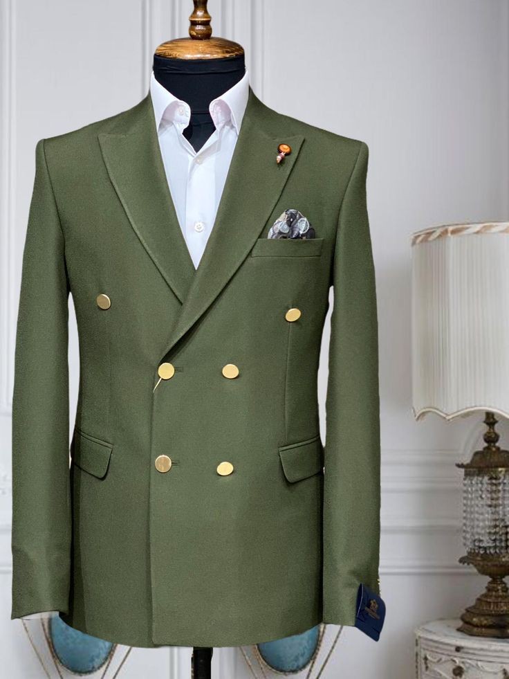 M10Collectionz's tweet image. Bring on those Easter deals 🙂
We ready for service &amp;amp; deliveries.
Reach us +256706372860
#MesutSuits🔥🔥