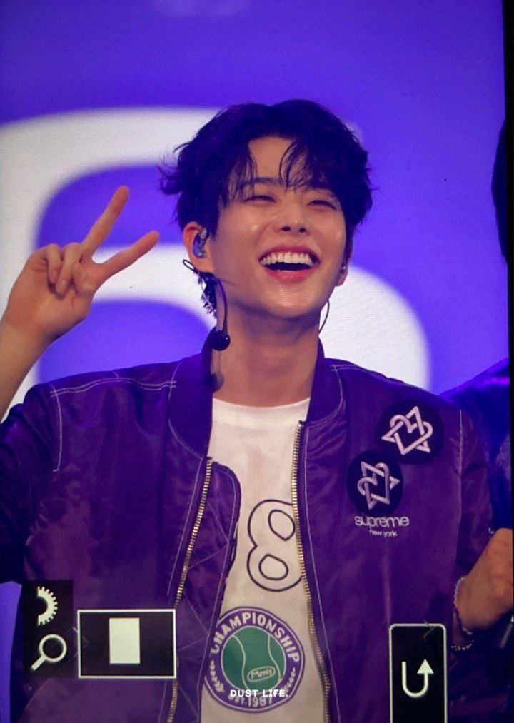 chachalovenunu's tweet photo. my love still hurts just thinking that i'll be without you for a year and a half, but i'll be here waiting for you, please come back soon to light up my world!! #Mj #HappyVirus #Myungjun #asteo #aroha @offclASTRO https://t.co/EymqoE6RDS